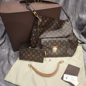 Louis Vuitton Hobo & Cosmetics Pouch